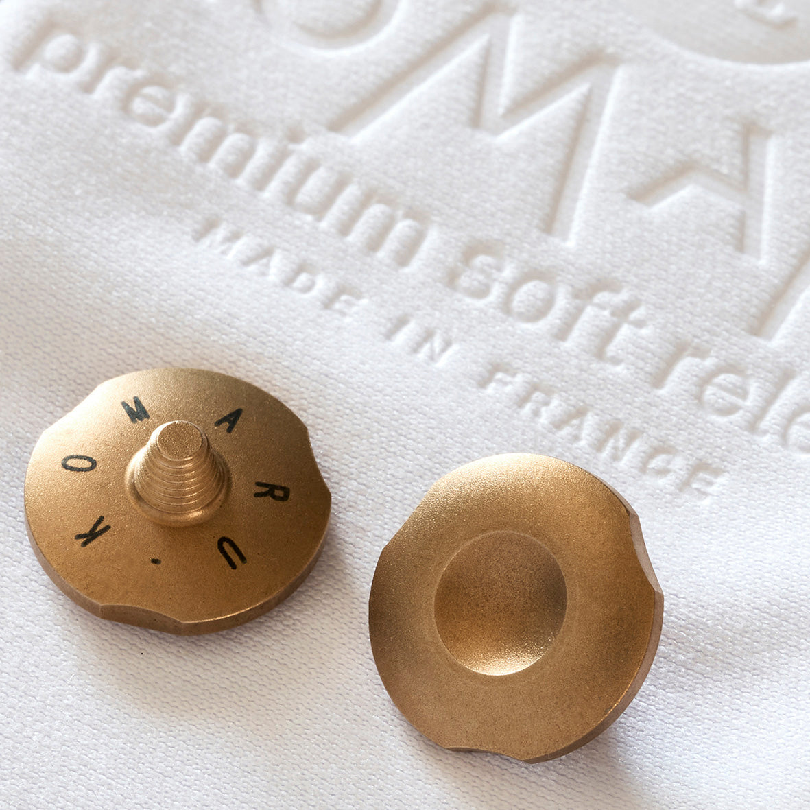 Soft release Komaru Bronze satiné