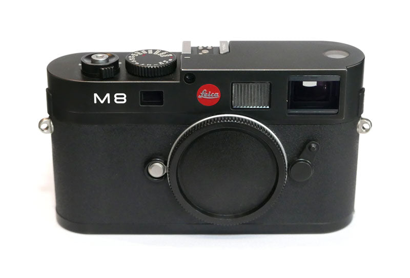 Leica M8 en boîte + poignée + 3 accus (12750 clics)
