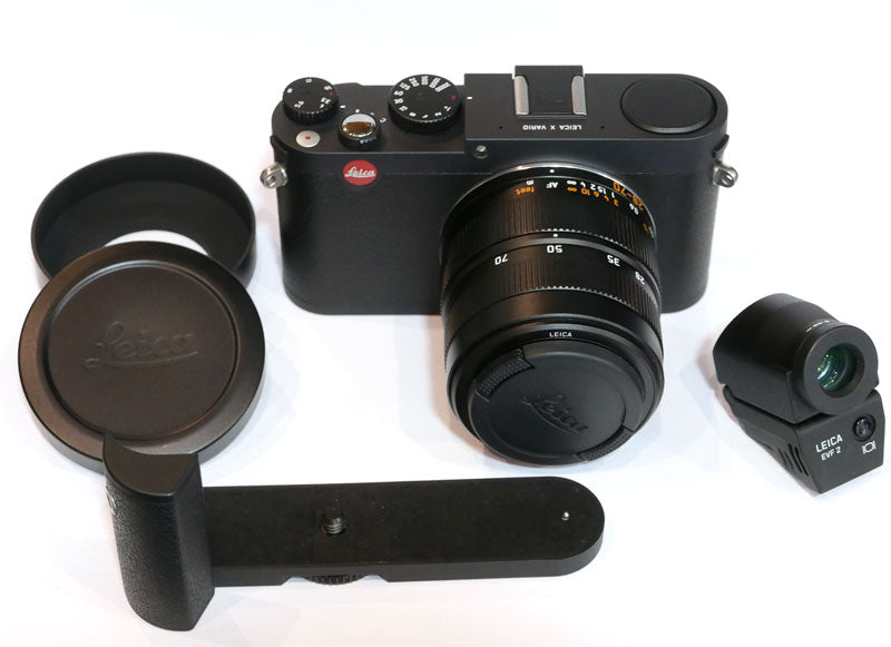 Leica X-Vario avec poignée, viseur, parasoleil, chargeur